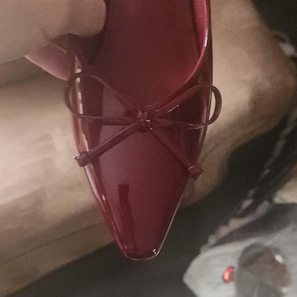 Genshuo Burgundy Patent Flats with Bow - Picture 4 of 10